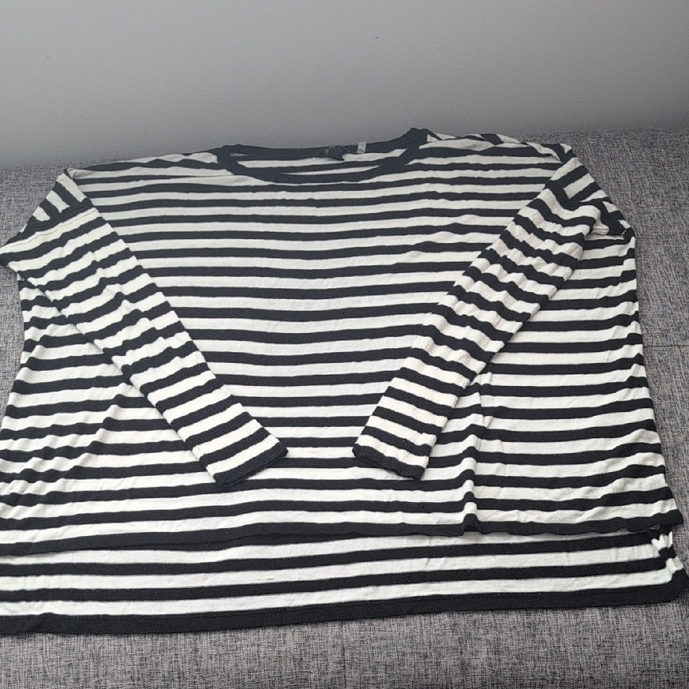 H&M Lightweight Striped Knit Top